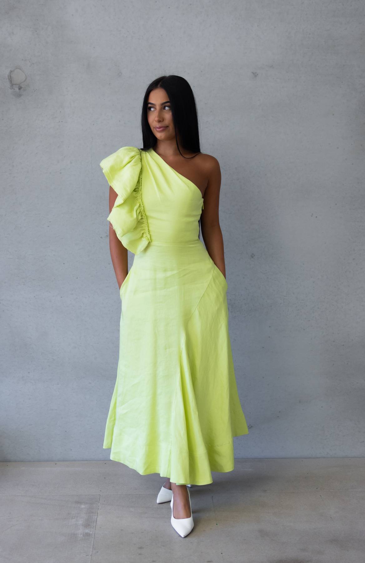 AJE - Bonjour Asymmetric one shoulder Midi (AU 6)