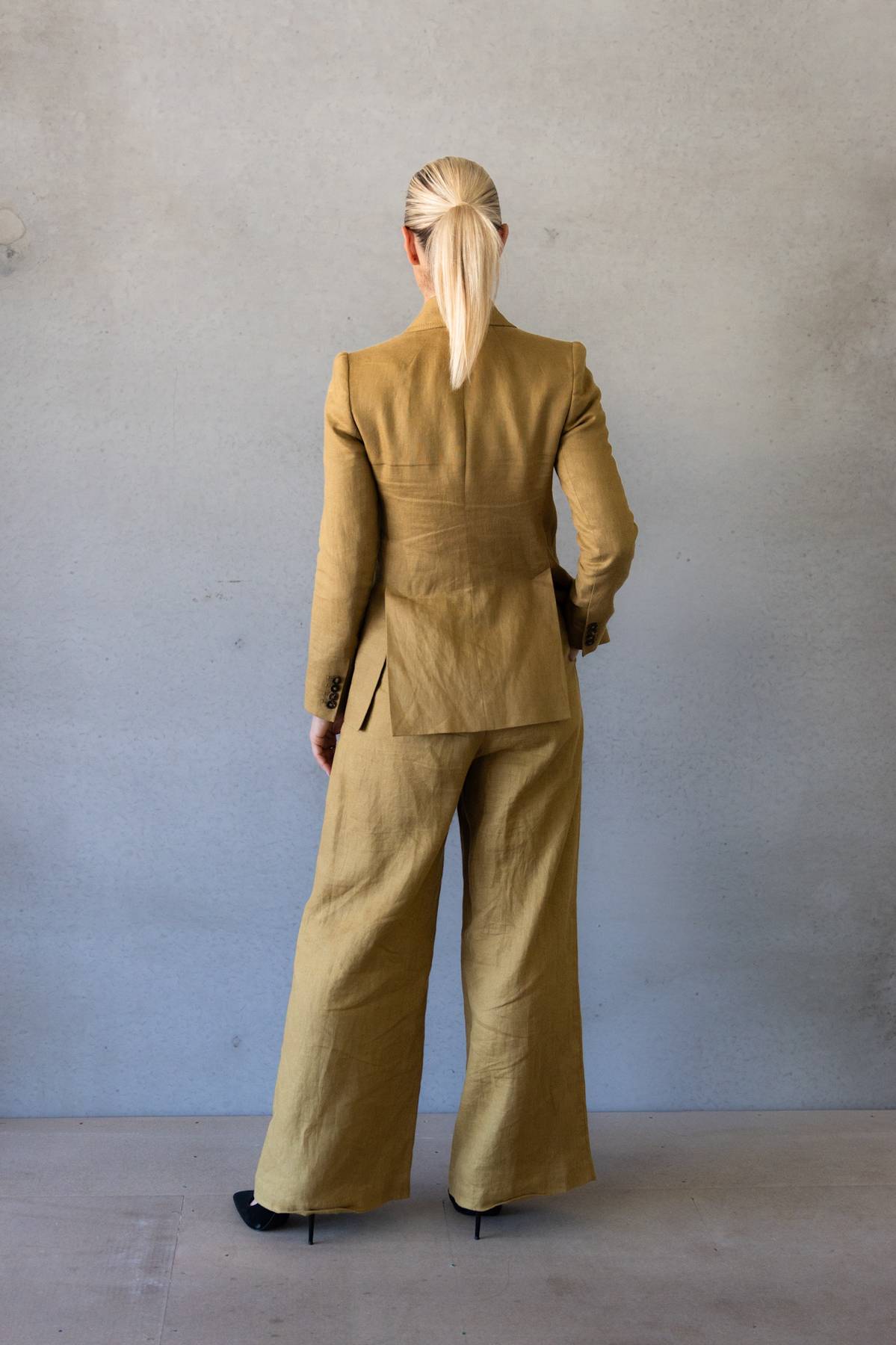 ZIMMERMANN SUIT - Mustard Linen Double Breasted Suit (AU 8/10)