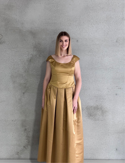 Barbara Wilson - 2 Piece Top & Skirt Set