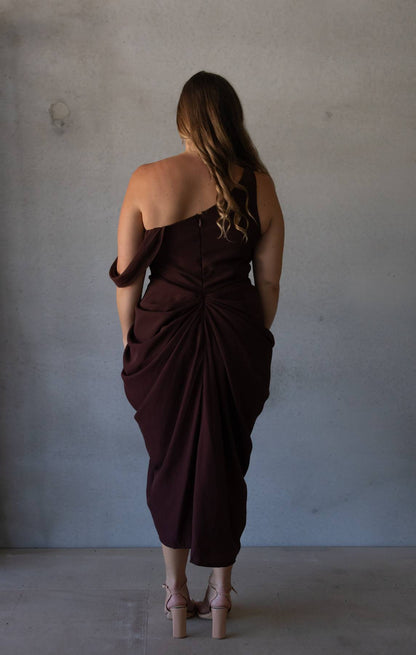 PRETTYLITTLETHING - Asymmetric Strap Draped Midi Dress (AU 16)