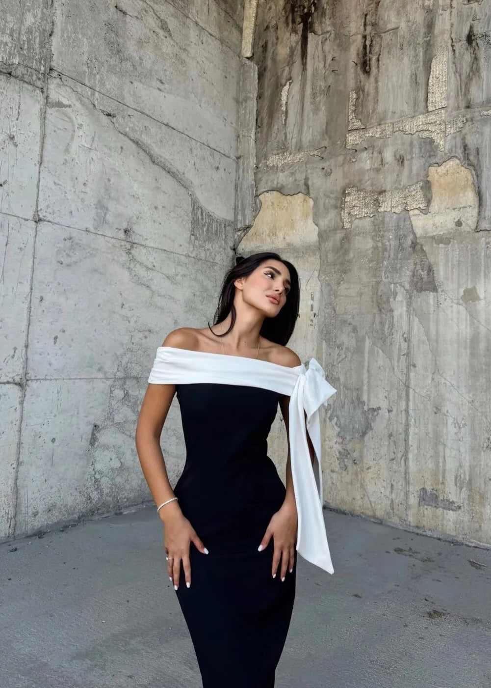 YOJANI BOUTIQUE - Valentina Midi Dress (L)