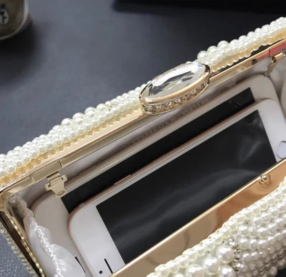 VERANO HILL - Violeta Pearl Clutch Bag - For Hire